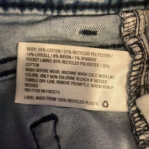 Cat and Jack Girls Light Blue Jeans.  Size 14. - Picture 4 of 4